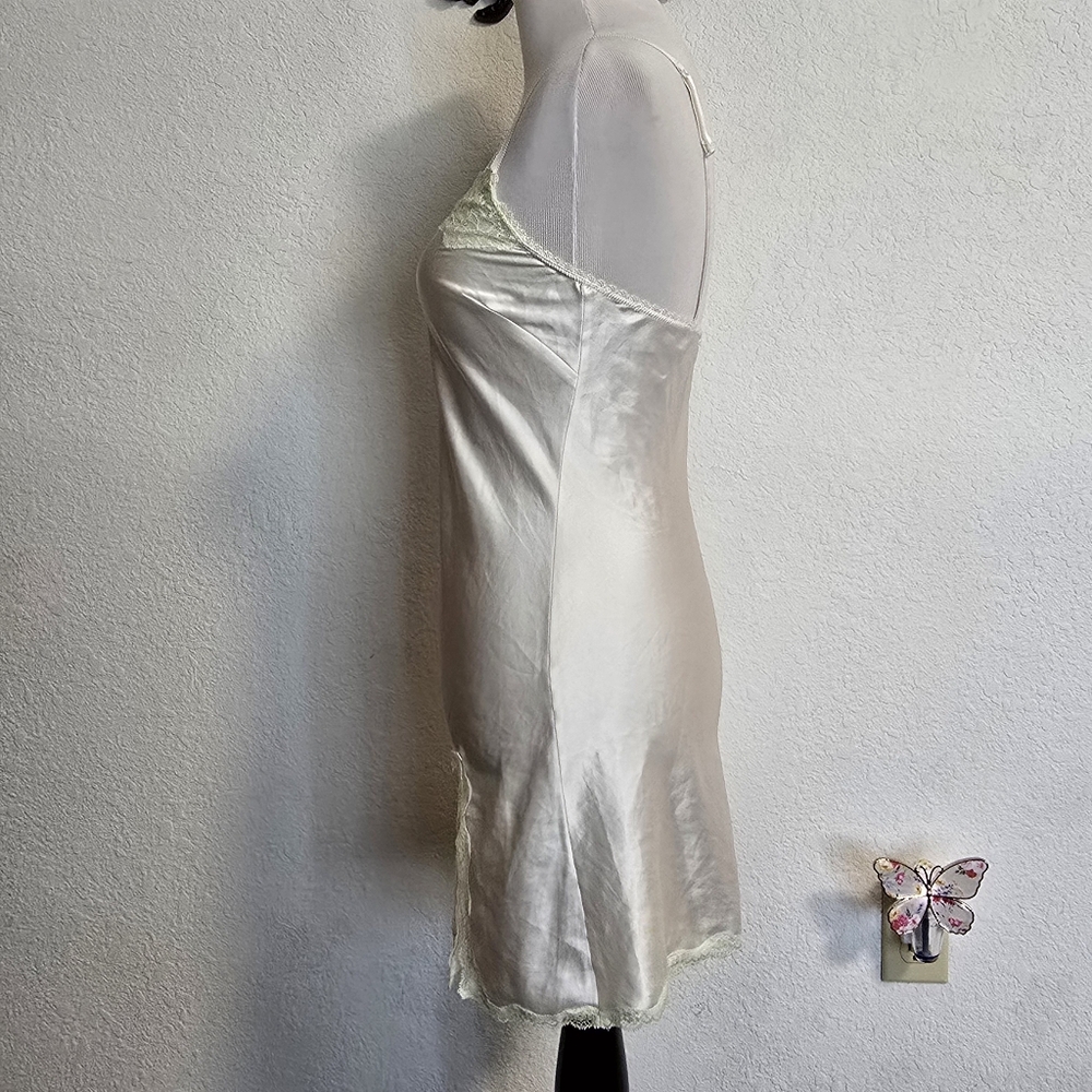 Victoria's Secret Ivory Chemise - Picture 2 of 8